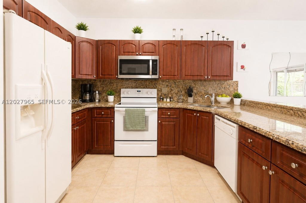 Real estate property located at 10624 181st St, Miami-dade, Jamel Twinhomes, Miami, FL