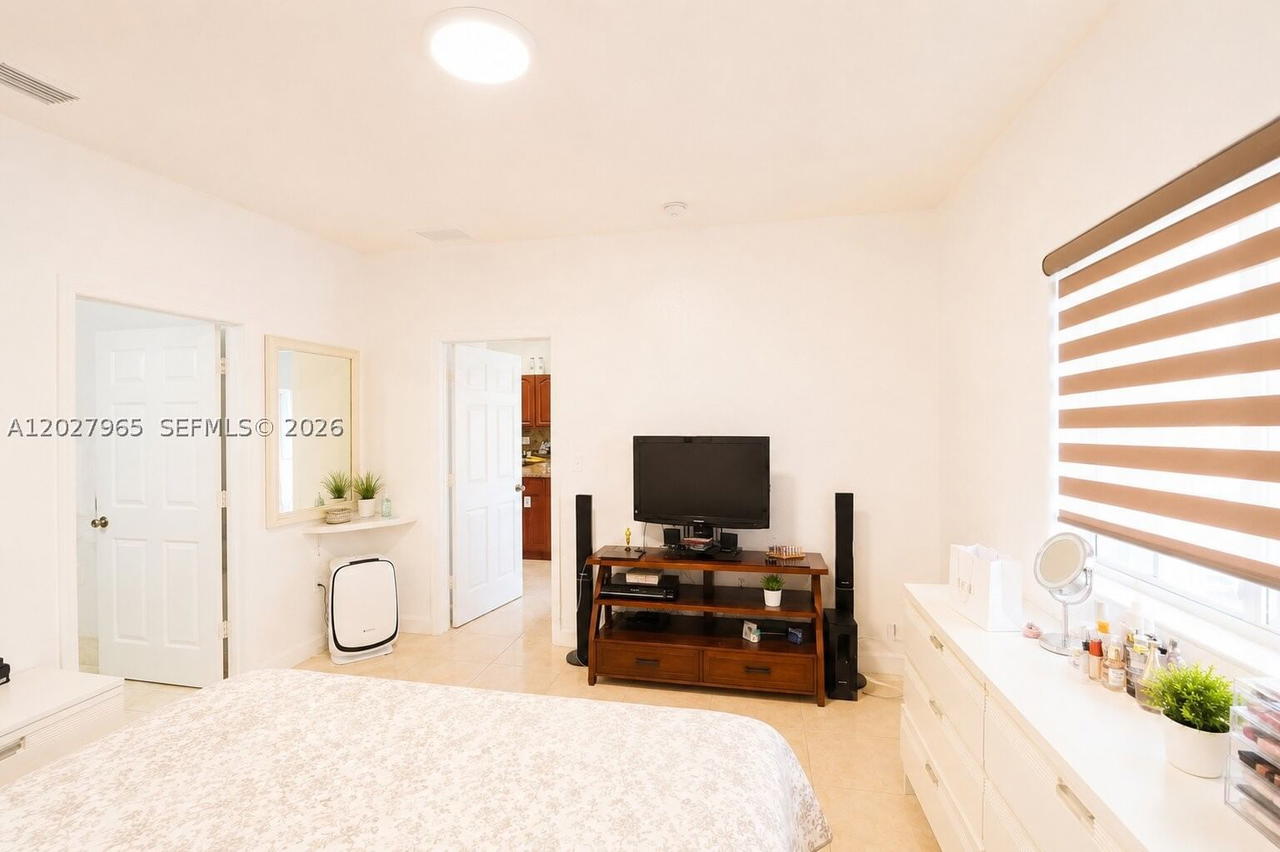 Real estate property located at 10624 181st St, Miami-dade, Jamel Twinhomes, Miami, FL