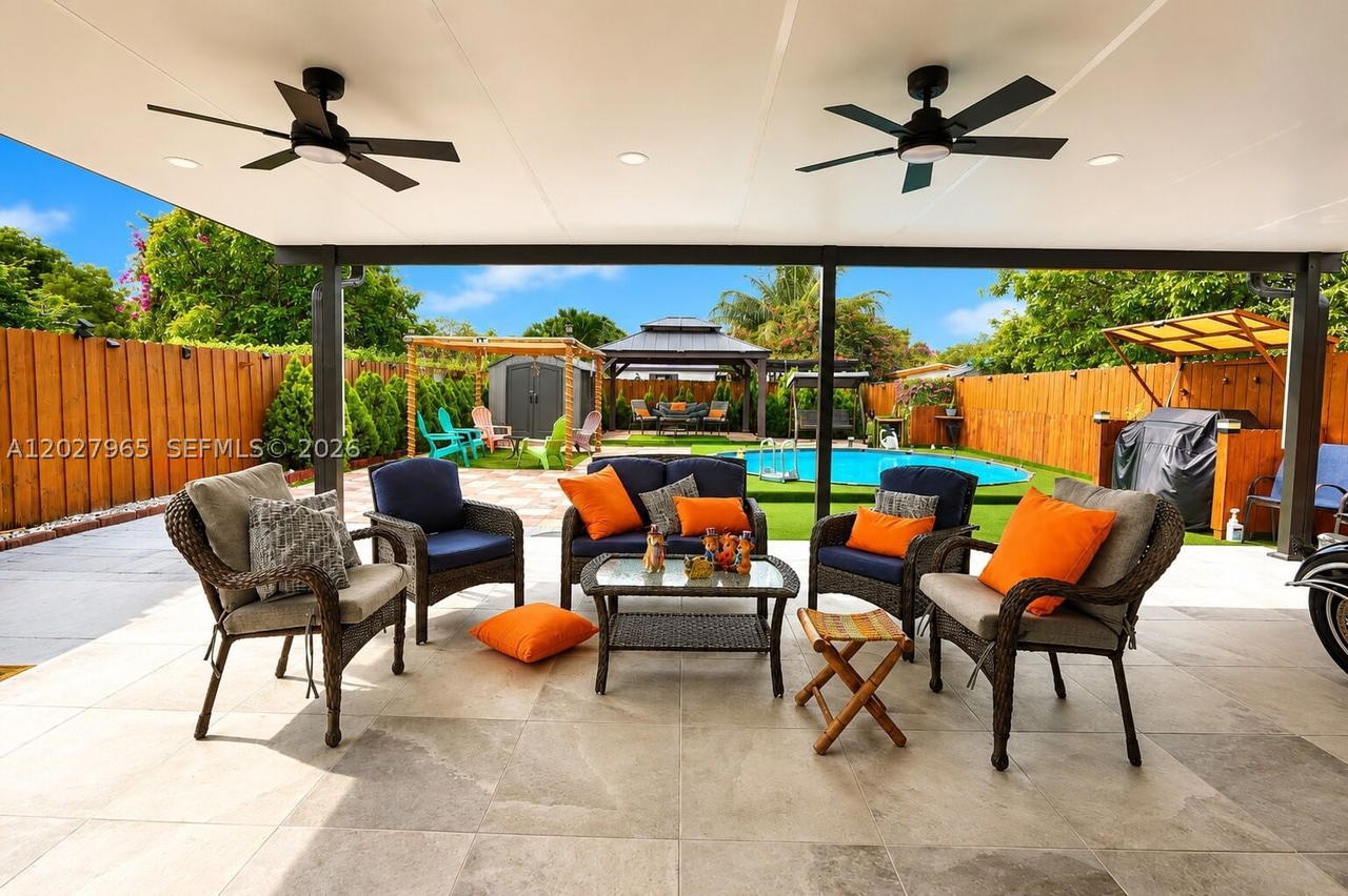 Real estate property located at 10624 181st St, Miami-dade, Jamel Twinhomes, Miami, FL