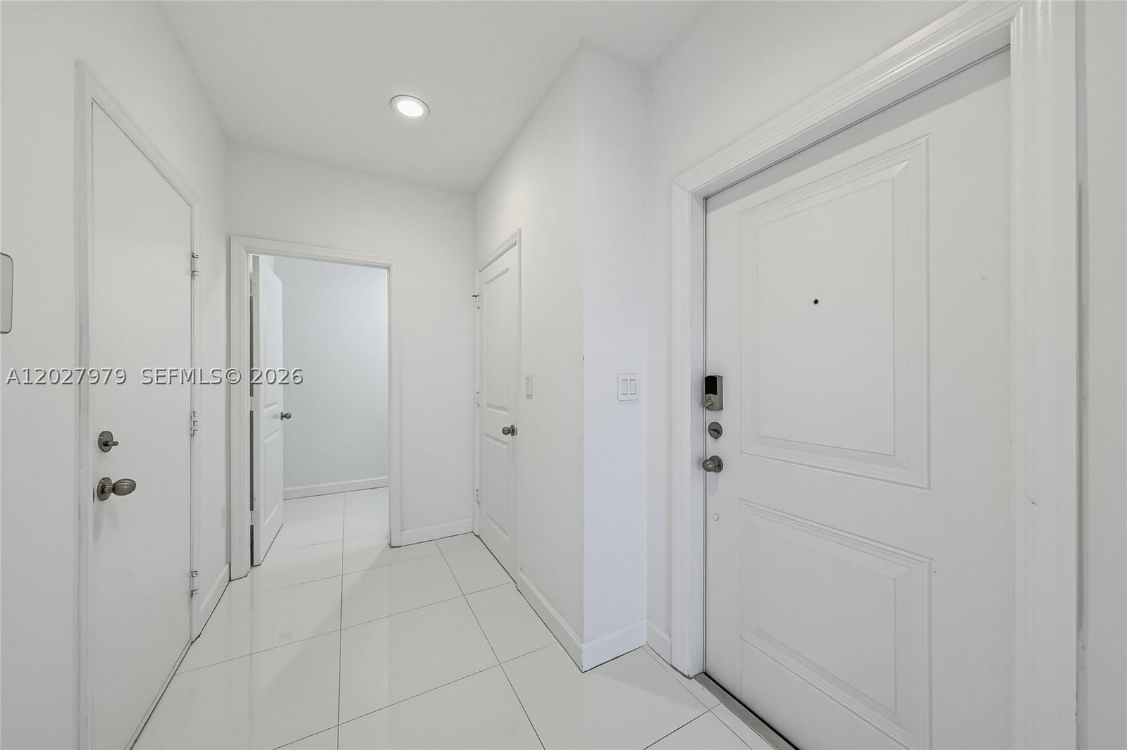 Real estate property located at 476 194th Ter, Miami-dade, Champion Lakes, Miami, FL