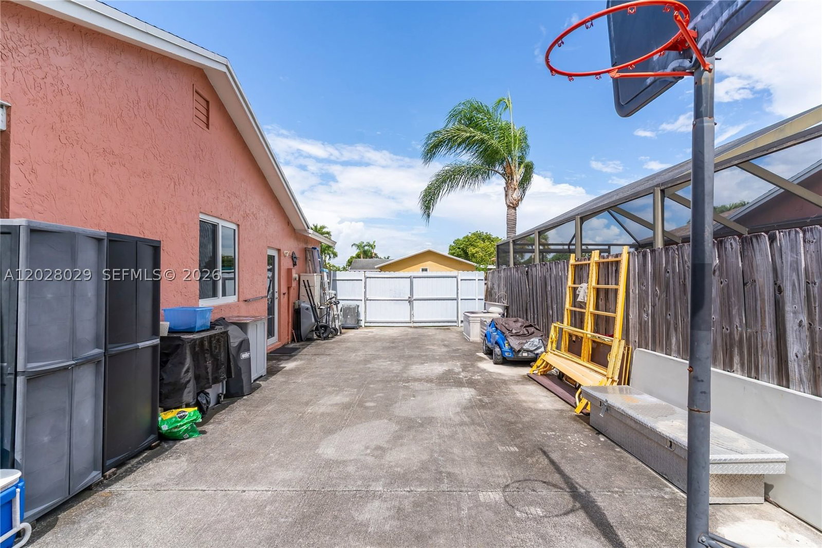 Real estate property located at 25701 133rd Ct, Miami-dade, Meadow Wood Manor Sec 6, Homestead, FL