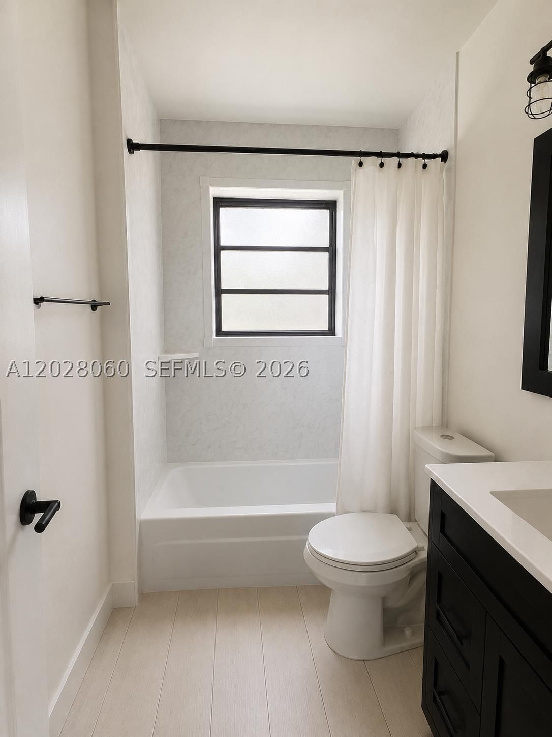 Real estate property located at 11 Redwood Cir, Broward, Plantation Gardens Sec 4a, Plantation, FL