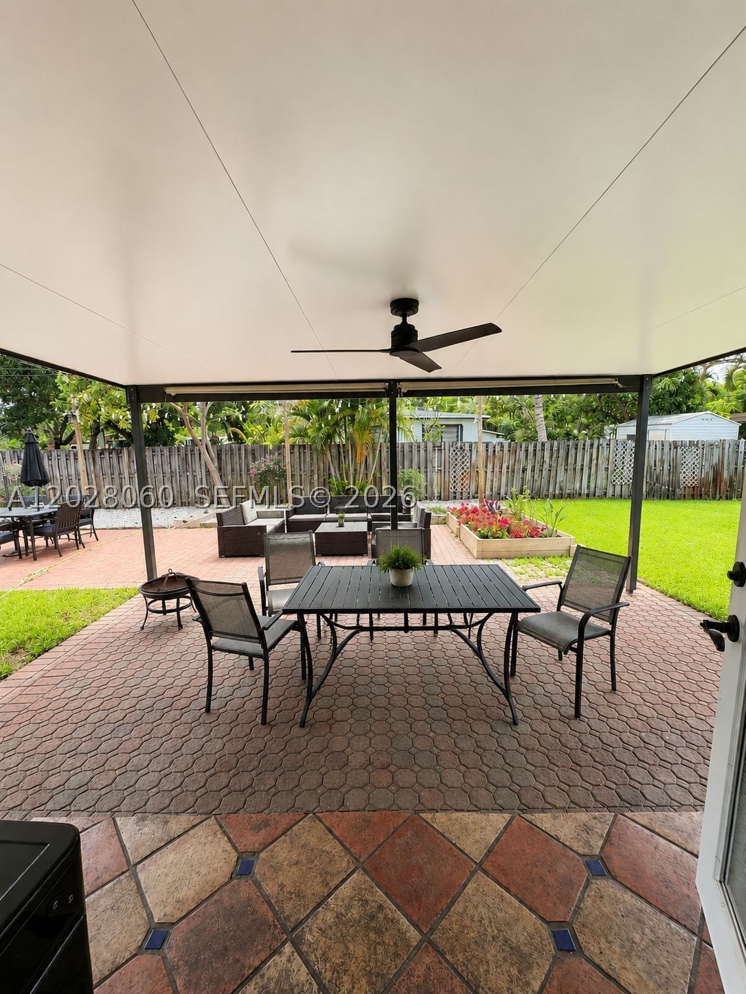 Real estate property located at 11 Redwood Cir, Broward, Plantation Gardens Sec 4a, Plantation, FL