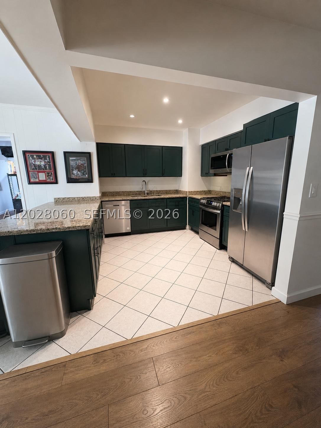 Real estate property located at 11 Redwood Cir, Broward, Plantation Gardens Sec 4a, Plantation, FL