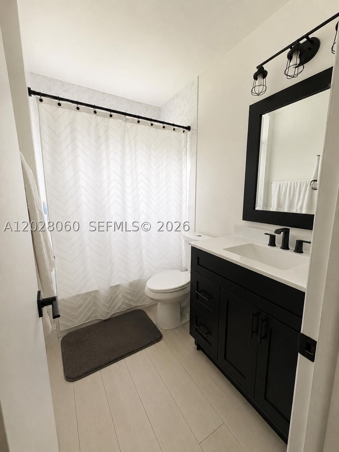 Real estate property located at 11 Redwood Cir, Broward, Plantation Gardens Sec 4a, Plantation, FL