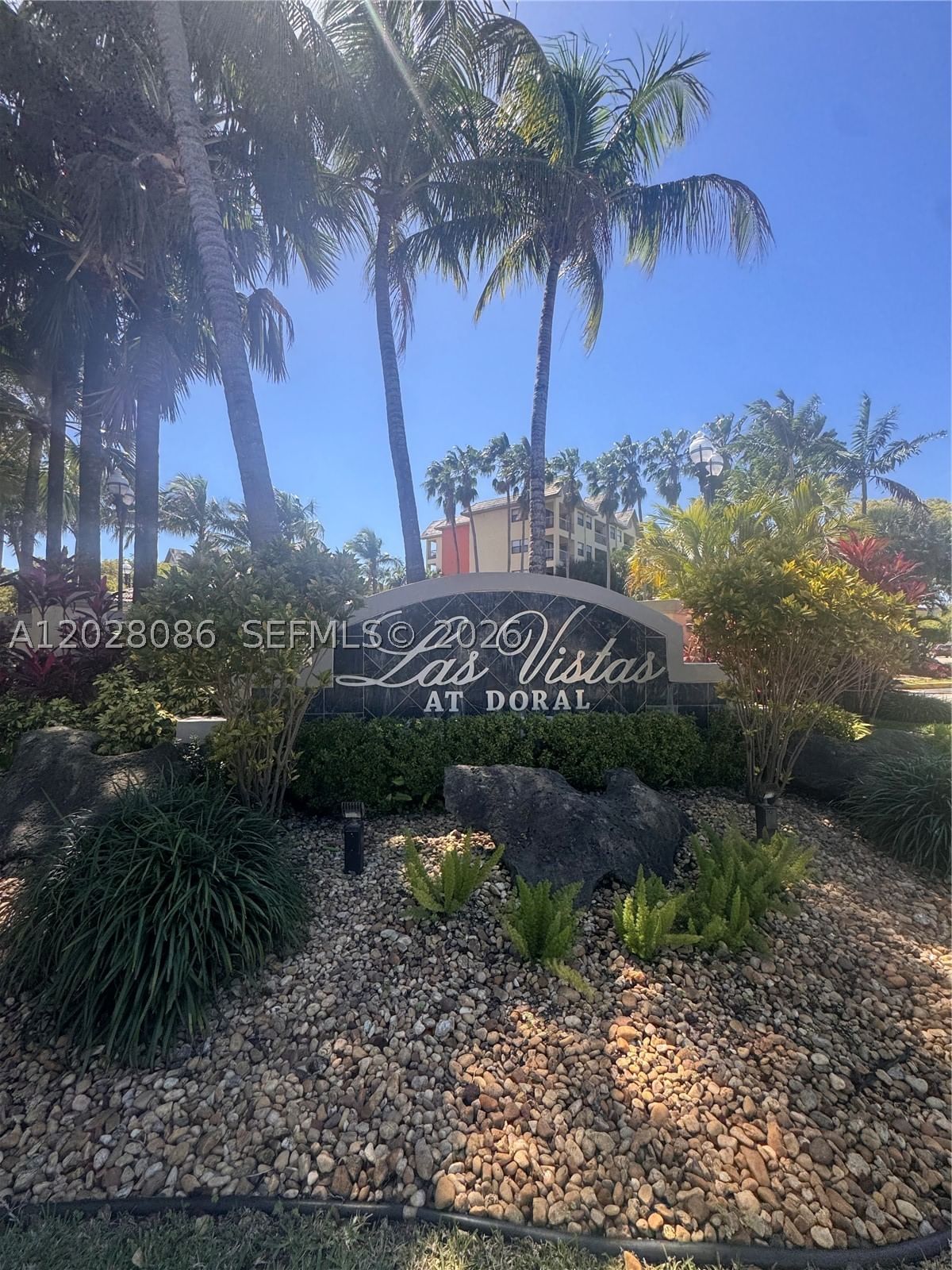 Real estate property located at 8290 Lake Dr #506, Miami-dade, Las Vistas At Doral Condo, Doral, FL