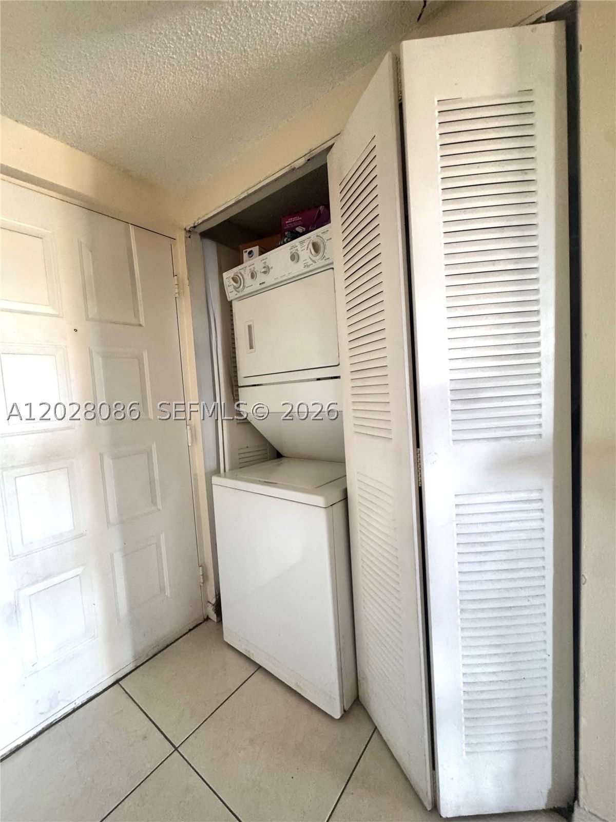 Real estate property located at 8290 Lake Dr #506, Miami-dade, Las Vistas At Doral Condo, Doral, FL