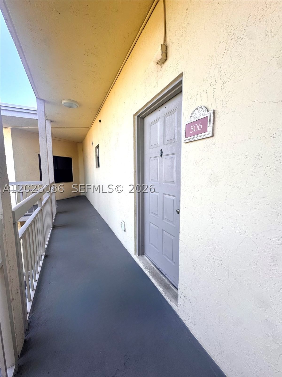 Real estate property located at 8290 Lake Dr #506, Miami-dade, Las Vistas At Doral Condo, Doral, FL