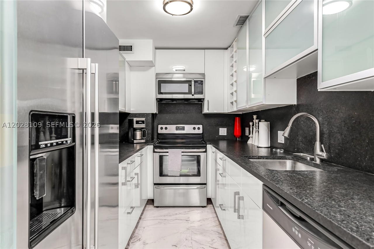 Real estate property located at 3 Island Ave #11B, Miami-dade, Belle Isle, Miami Beach, FL
