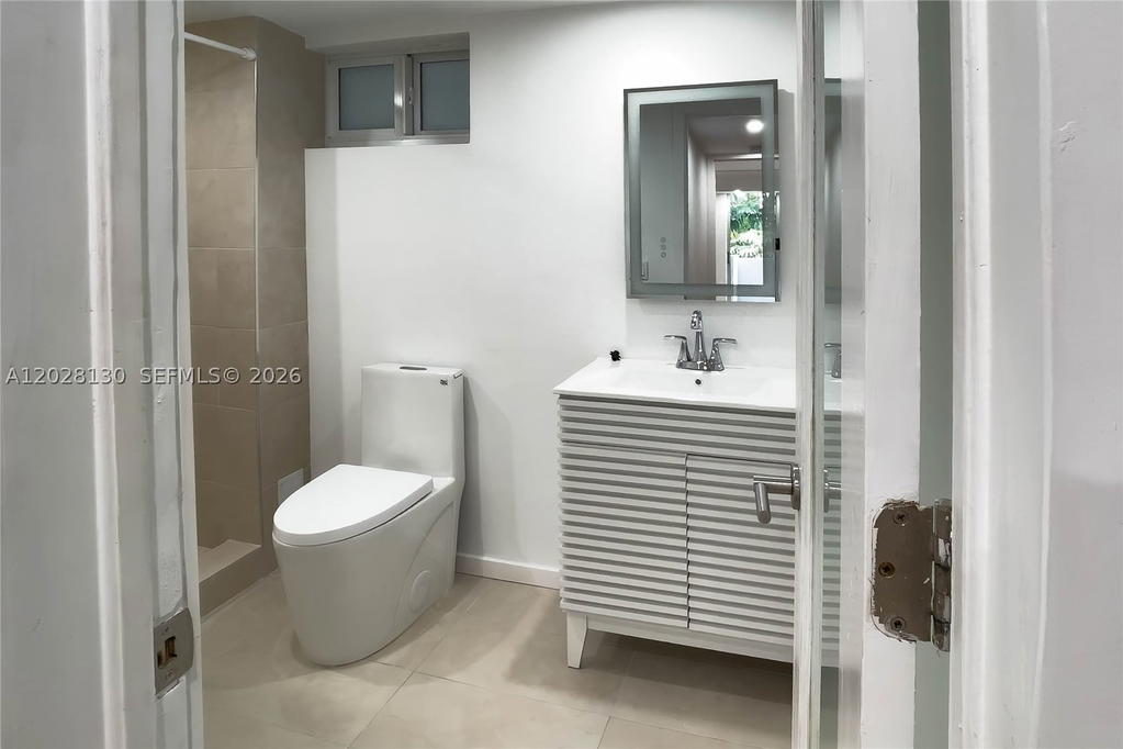 Real estate property located at 1670 Bay Rd #2D, Miami-dade, Bayside Terrace Condo, Miami Beach, FL