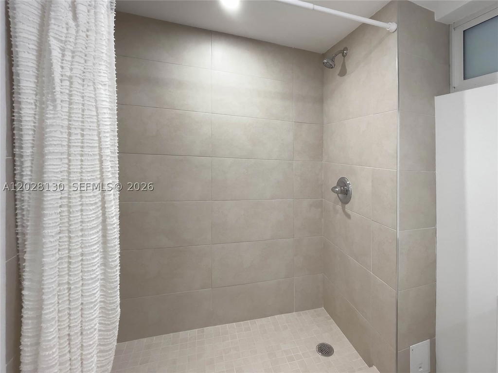 Real estate property located at 1670 Bay Rd #2D, Miami-dade, Bayside Terrace Condo, Miami Beach, FL