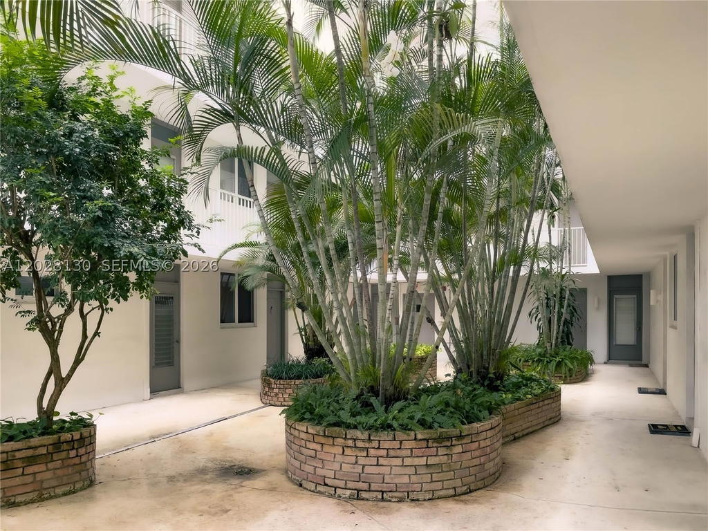 Real estate property located at 1670 Bay Rd #2D, Miami-dade, Bayside Terrace Condo, Miami Beach, FL