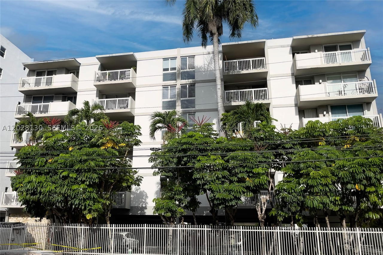 Real estate property located at 1670 Bay Rd #2D, Miami-dade, Bayside Terrace Condo, Miami Beach, FL