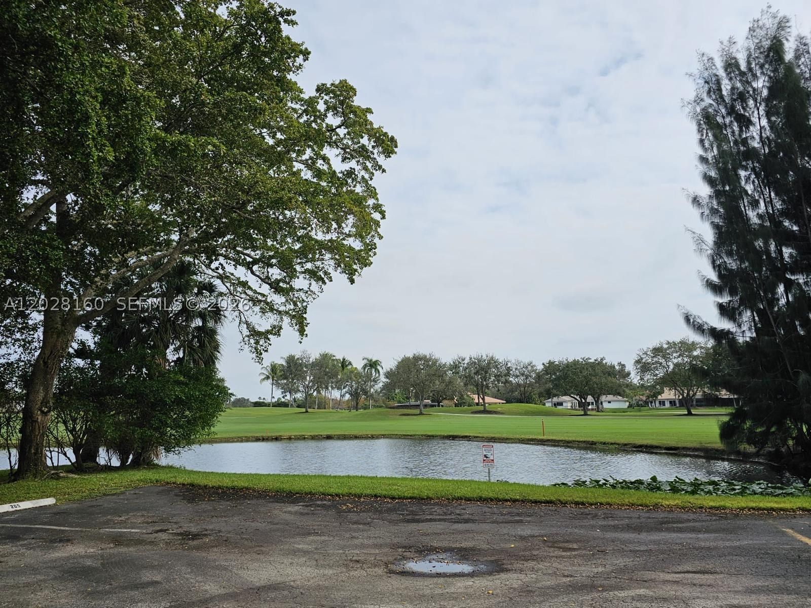 Real estate property located at 450 Commodore Dr #108, Broward, Lago West Condominium, Plantation, FL