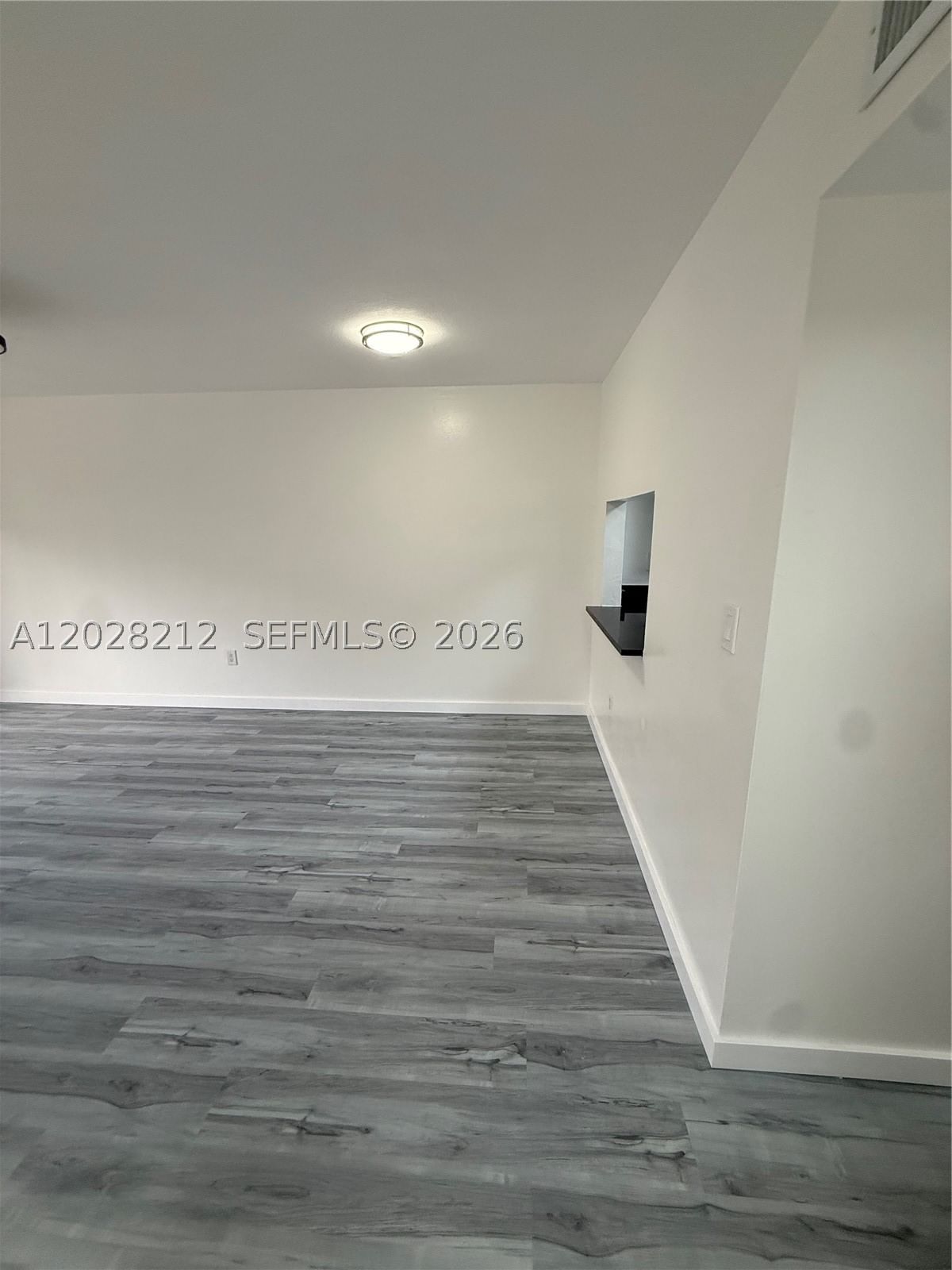 Real estate property located at 1555 44th Pl #203, Miami-dade, St Andrews Court Condo, Hialeah, FL
