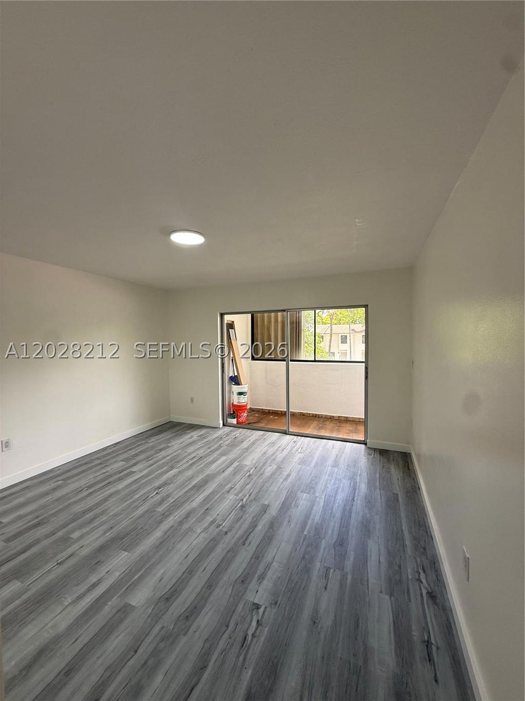 Real estate property located at 1555 44th Pl #203, Miami-dade, St Andrews Court Condo, Hialeah, FL