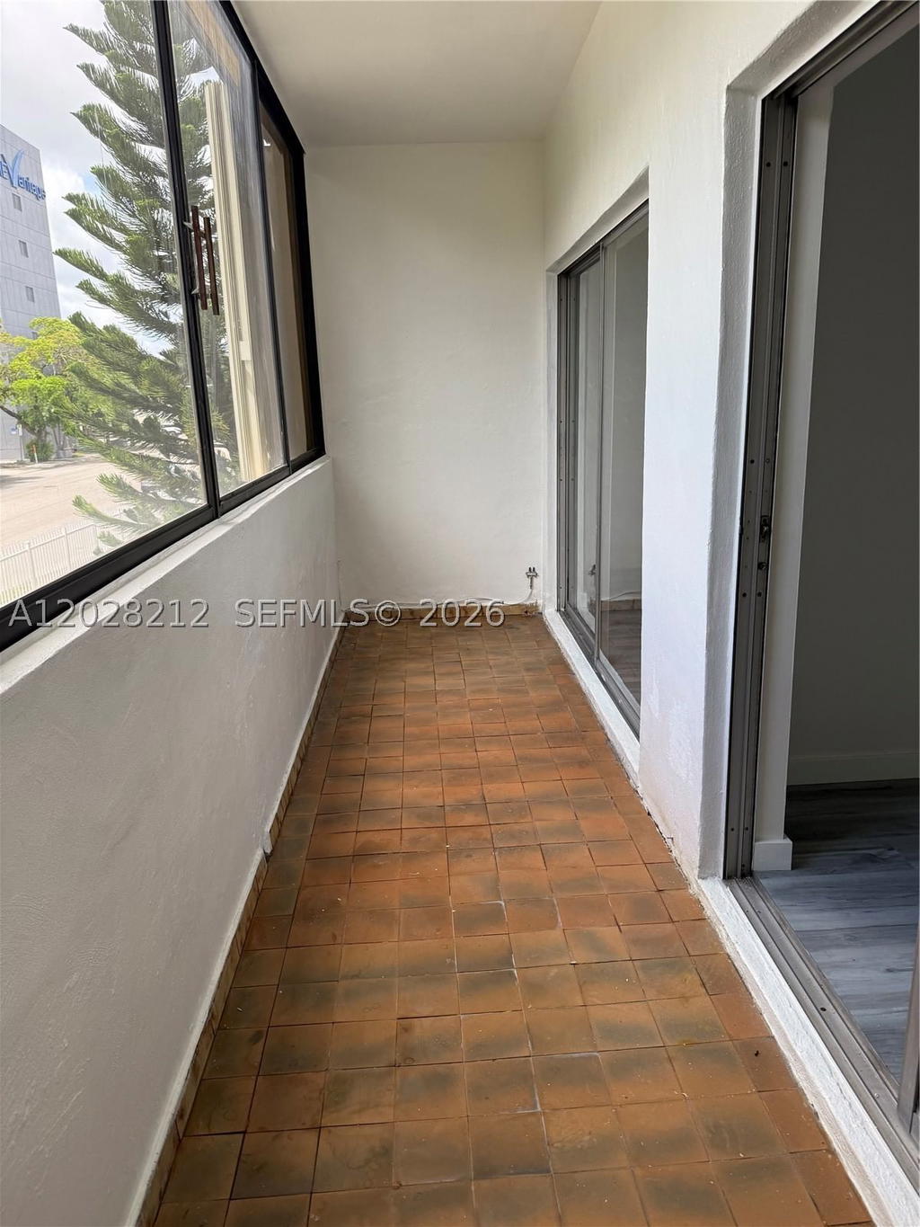 Real estate property located at 1555 44th Pl #203, Miami-dade, St Andrews Court Condo, Hialeah, FL