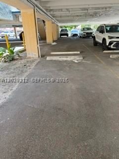 Real estate property located at 1555 44th Pl #203, Miami-dade, St Andrews Court Condo, Hialeah, FL