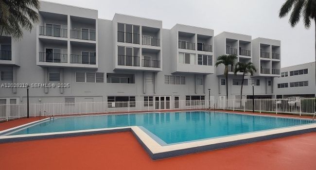 Real estate property located at 1555 44th Pl #203, Miami-dade, St Andrews Court Condo, Hialeah, FL