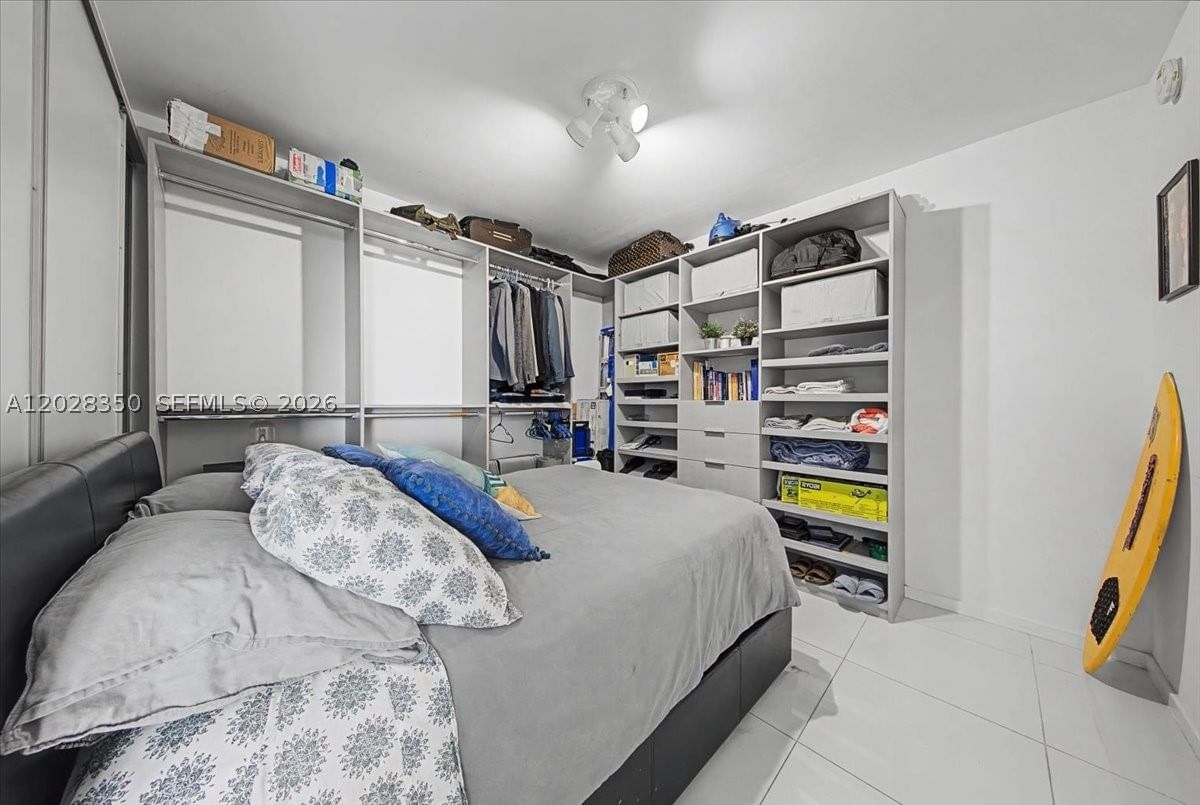 Real estate property located at 5252 85th Ave #1410, Miami-dade, 5252 Paseo Condo, Doral, FL