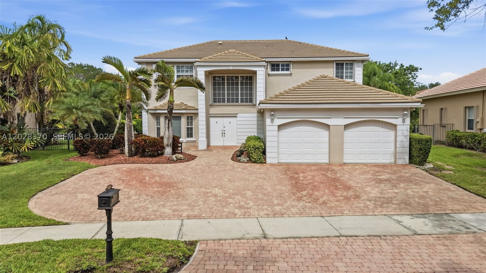 Real estate property located at 2608 Oakbrook Ct, Broward, Oakbrook Weston Hills, Weston, FL