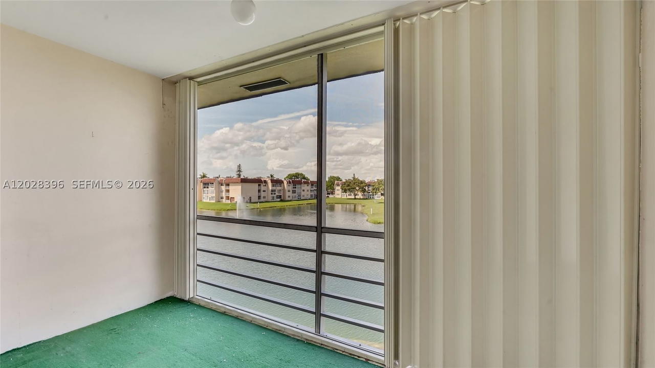 Real estate property located at 2811 Pine Island Rd #302, Broward, Sunrise Lakes 71 Condo, Sunrise, FL