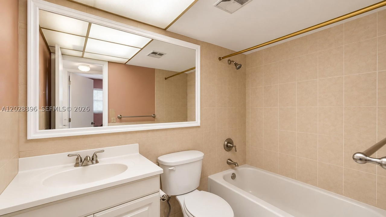 Real estate property located at 2811 Pine Island Rd #302, Broward, Sunrise Lakes 71 Condo, Sunrise, FL