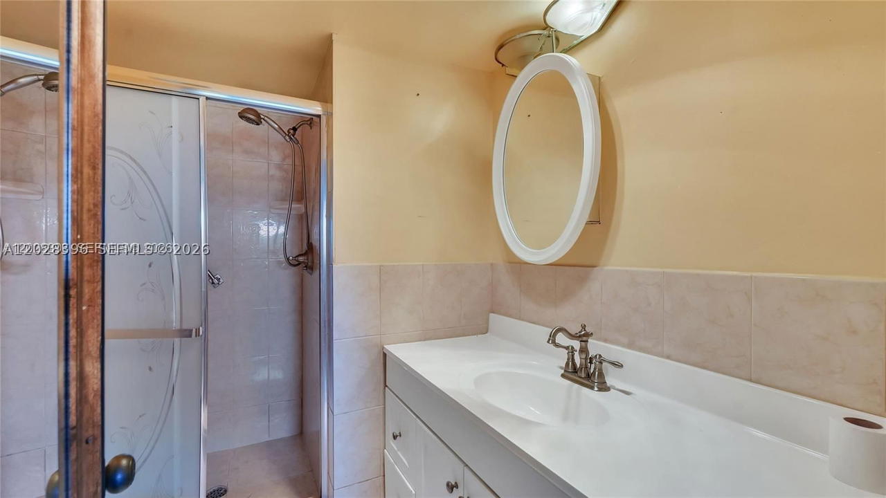 Real estate property located at 2811 Pine Island Rd #302, Broward, Sunrise Lakes 71 Condo, Sunrise, FL