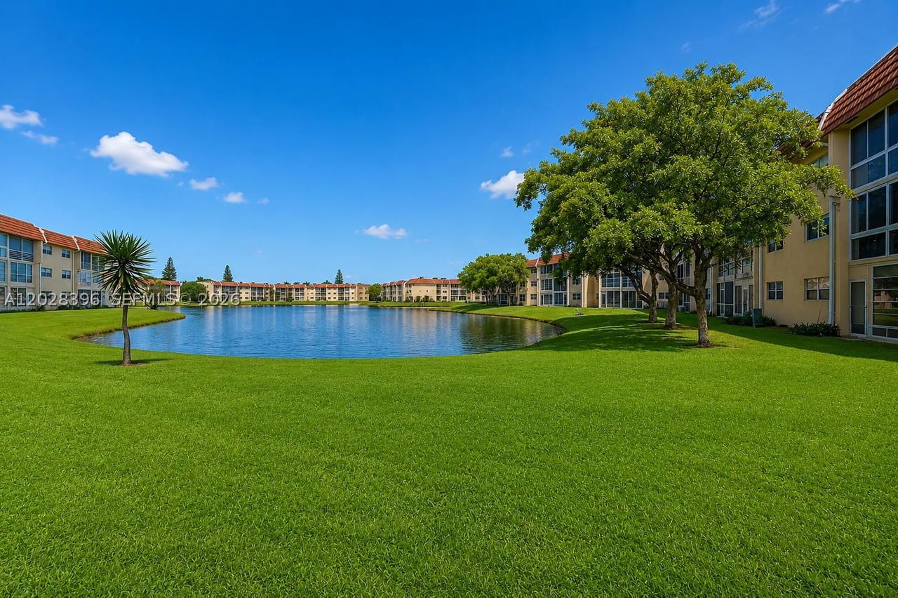 Real estate property located at 2811 Pine Island Rd #302, Broward, Sunrise Lakes 71 Condo, Sunrise, FL