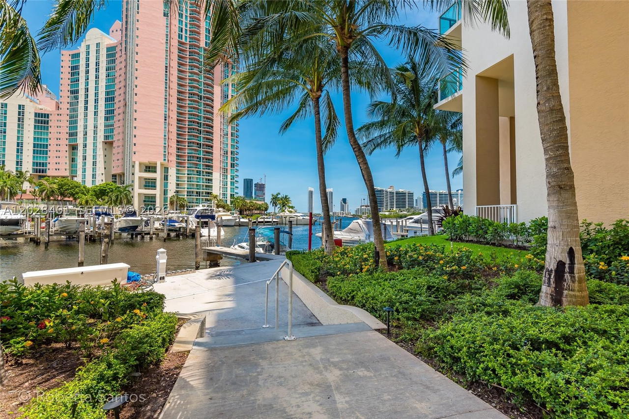 Real estate property located at 3340 190th St #409, Miami-dade, Aventura Marina Condo Num, Aventura, FL