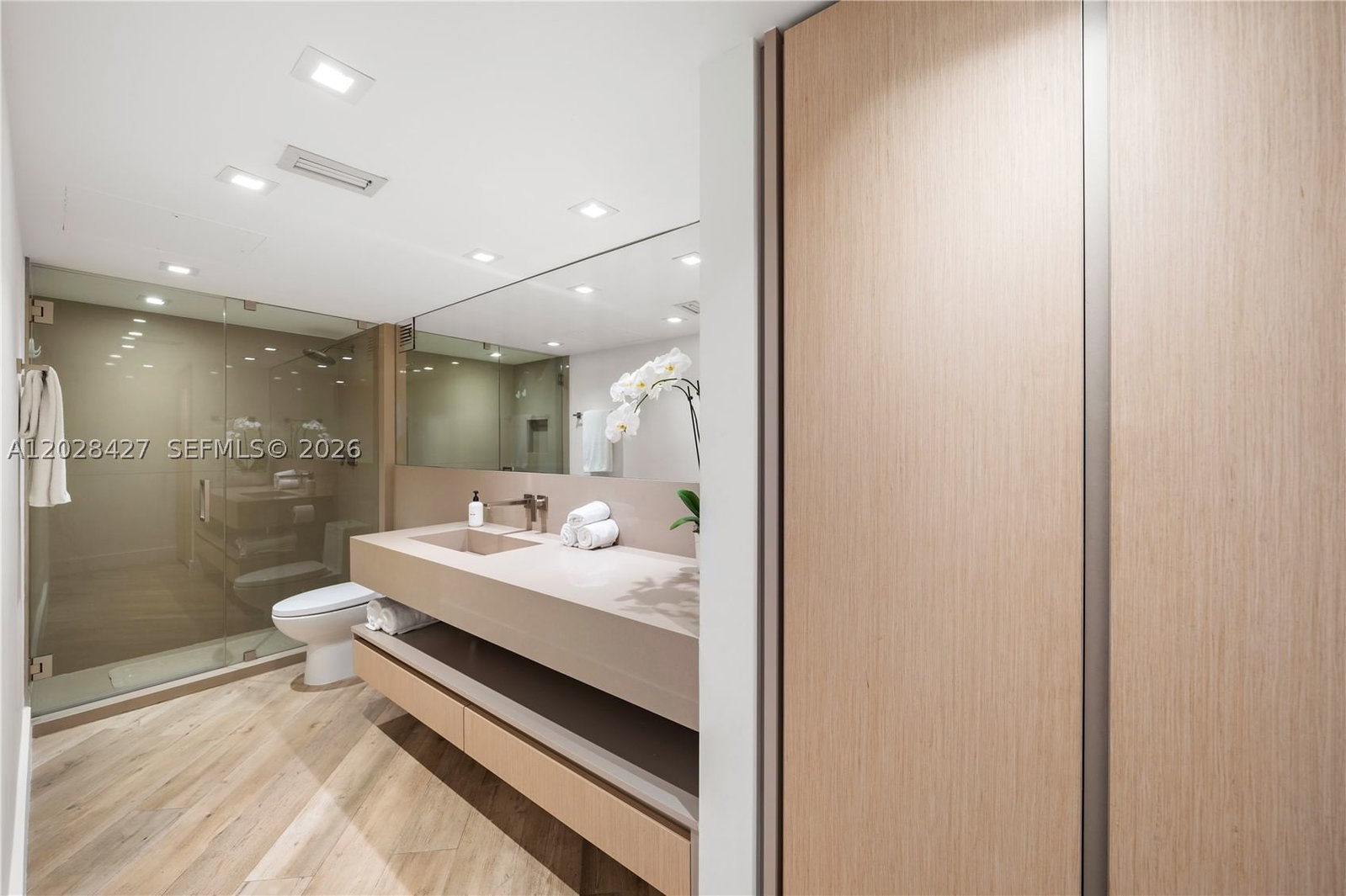 Real estate property located at 2301 Collins Ave #1432, Miami-dade, Roney Palace Condo, Miami Beach, FL