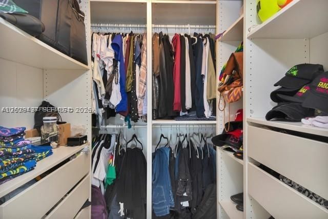 Real estate property located at 555 15th St #16H, Miami-dade, Venetia Condo, Miami, FL
