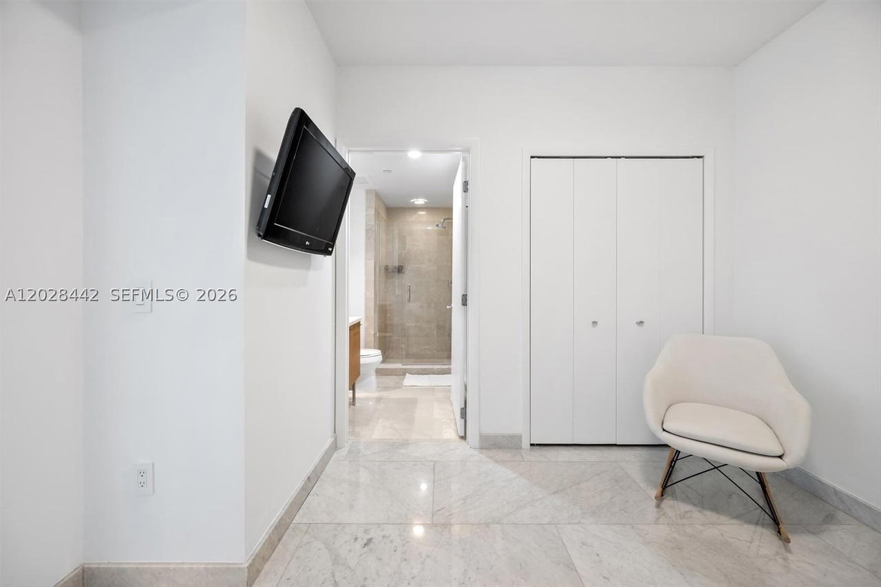 Real estate property located at 17001 Collins Ave #2307, Miami-dade, Jade Beach Condo, Sunny Isles Beach, FL
