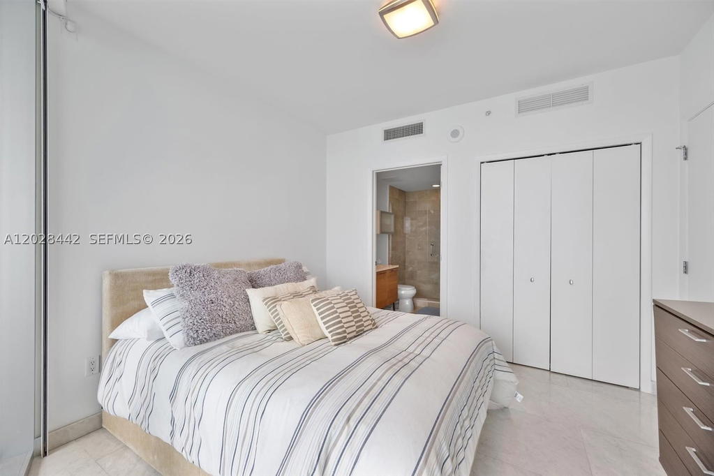 Real estate property located at 17001 Collins Ave #2307, Miami-dade, Jade Beach Condo, Sunny Isles Beach, FL