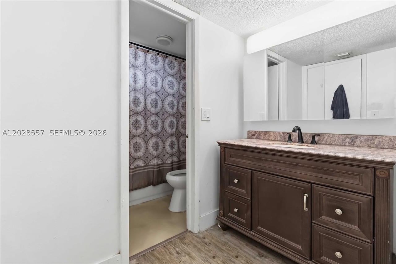 Real estate property located at 7521 16th St #4307, Broward, Village Square Condo, Plantation, FL