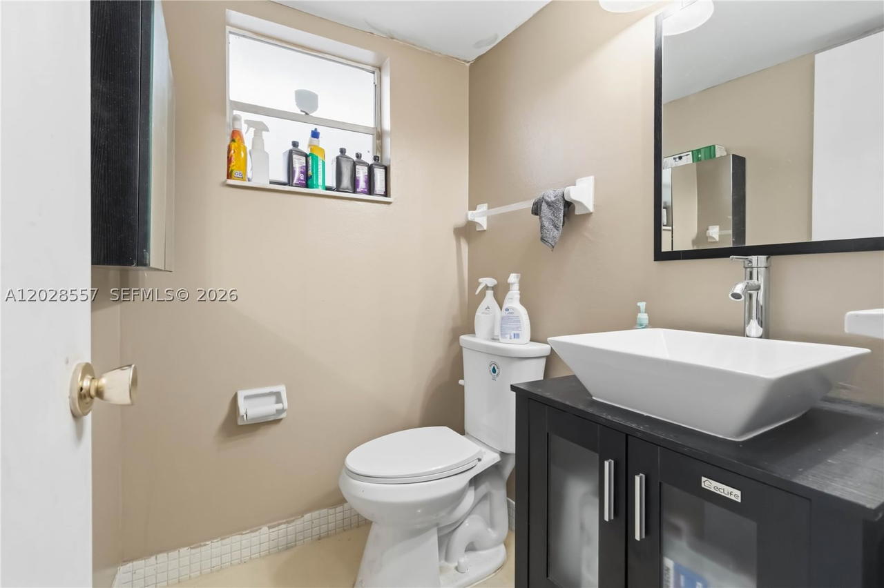 Real estate property located at 7521 16th St #4307, Broward, Village Square Condo, Plantation, FL