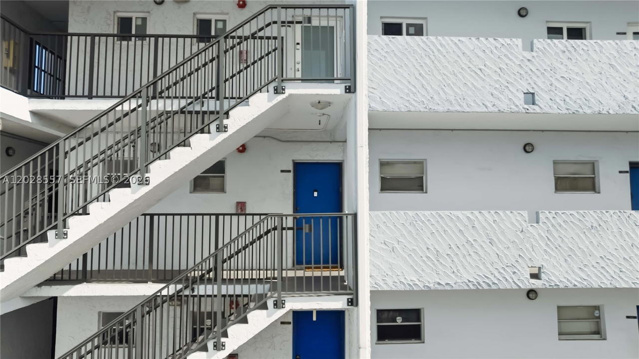 Real estate property located at 7521 16th St #4307, Broward, Village Square Condo, Plantation, FL