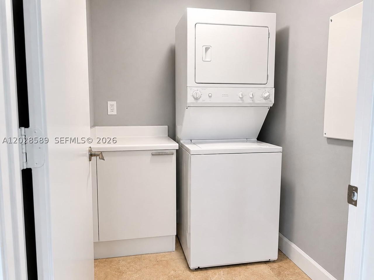 Real estate property located at 14951 Royal Oaks Ln #2002, Miami-dade, The Oaks I Condo, North Miami, FL