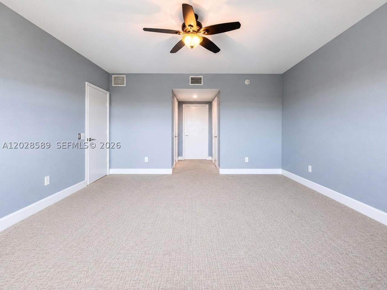 Real estate property located at 14951 Royal Oaks Ln #2002, Miami-dade, The Oaks I Condo, North Miami, FL