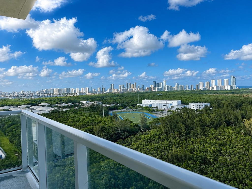 Real estate property located at 14951 Royal Oaks Ln #2002, Miami-dade, The Oaks I Condo, North Miami, FL