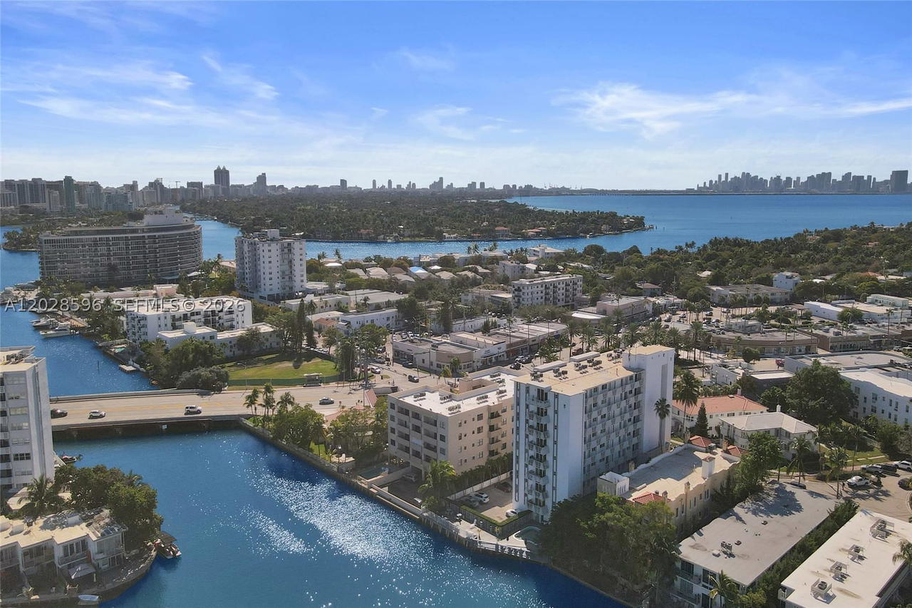 Real estate property located at 7133 Bay Dr #305, Miami-dade, The Knightsbridge Condo, Miami Beach, FL