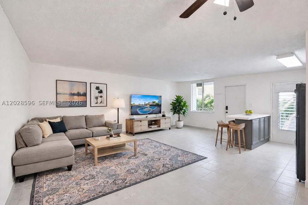 Real estate property located at 7133 Bay Dr #305, Miami-dade, The Knightsbridge Condo, Miami Beach, FL