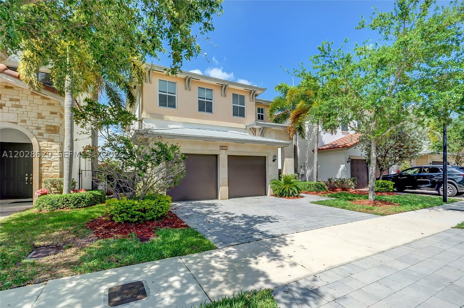 Real estate property located at 10555 69th Ter, Miami-dade, Vintage Estates, Doral, FL