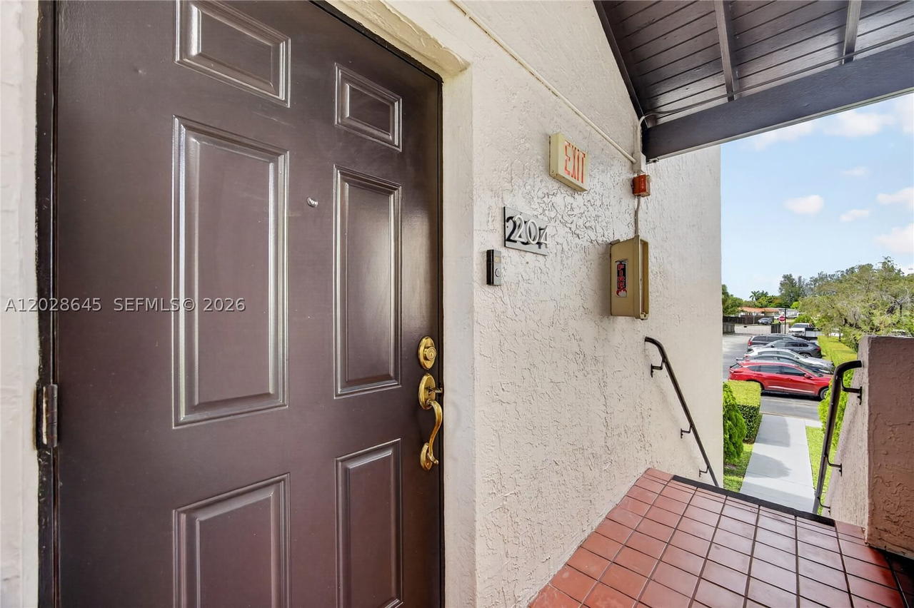 Real estate property located at 6745 132nd Ave #204, Miami-dade, Lynbrook Court Condo Ph Ii, Miami, FL