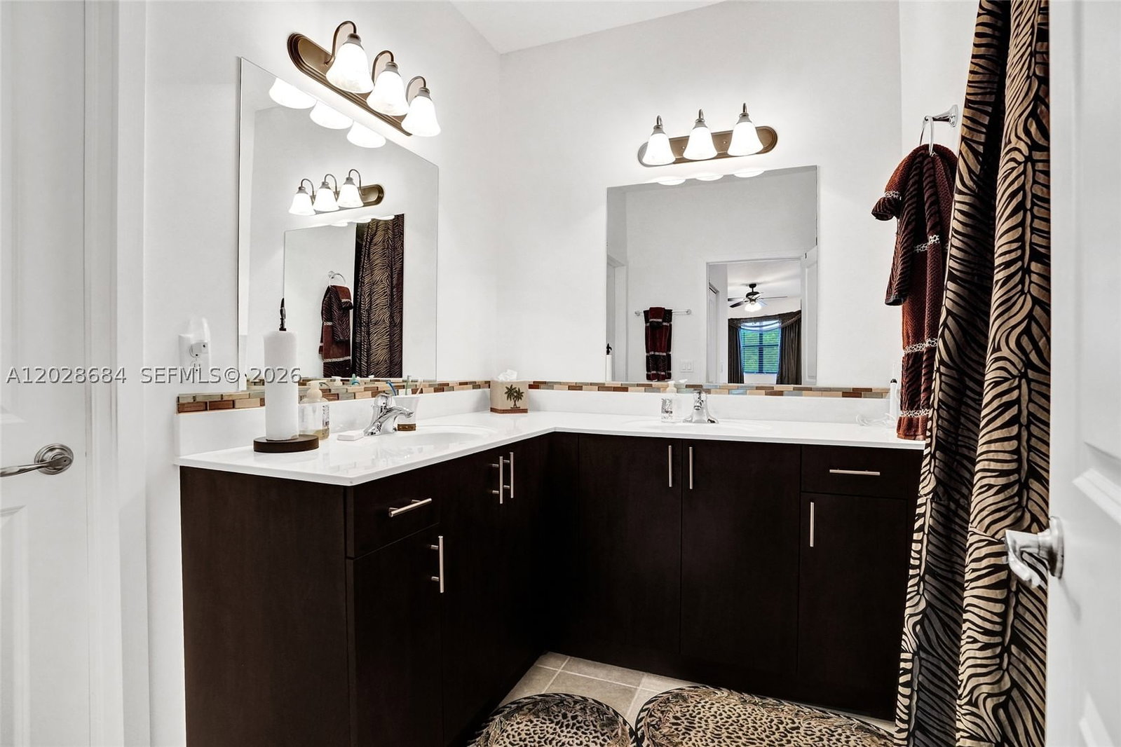 Real estate property located at 22617 102nd Ave #22617, Miami-dade, Oak Hammock Townhomes Sub, Miami, FL