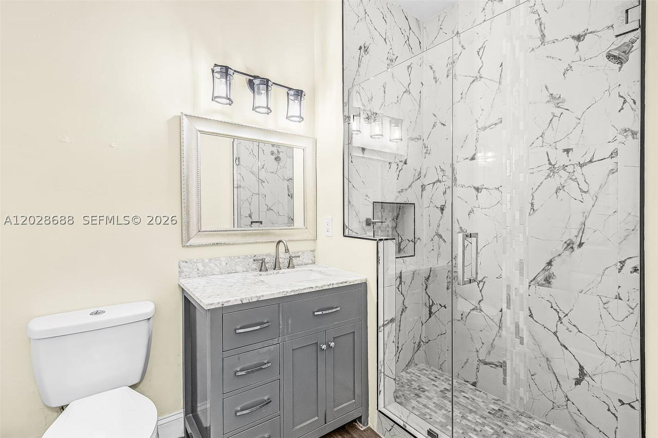 Real estate property located at 7542 Bristol Cir, Collier, Bristol Pines, Naples, FL