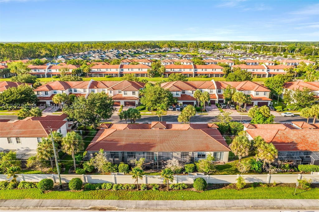 Real estate property located at 7542 Bristol Cir, Collier, Bristol Pines, Naples, FL