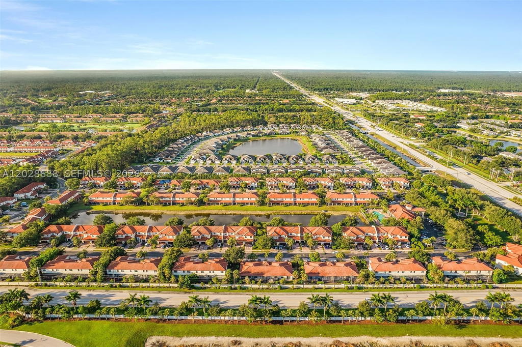 Real estate property located at 7542 Bristol Cir, Collier, Bristol Pines, Naples, FL