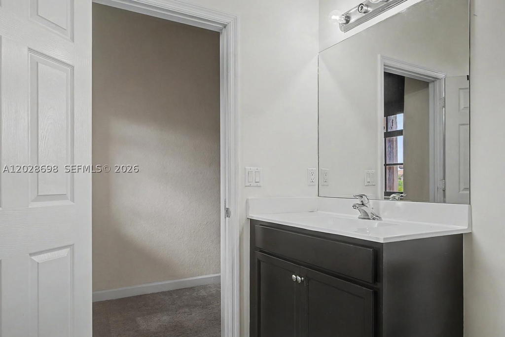 Real estate property located at 215 37th Pl, Miami-dade, Baywinds Of Galapagos, Homestead, FL