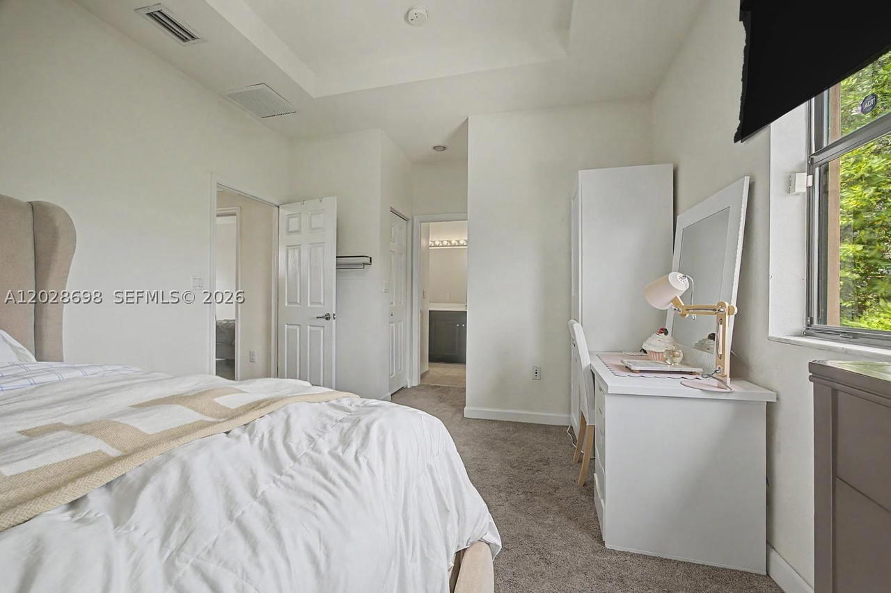 Real estate property located at 215 37th Pl, Miami-dade, Baywinds Of Galapagos, Homestead, FL